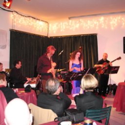 Caberet_DianaandtheBand.jpg